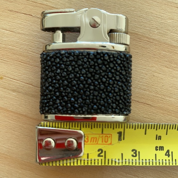 🔥GUCCI VINTAGE RARE RHINESTONE BUTANE LIGHTER - Picture 10 of 10